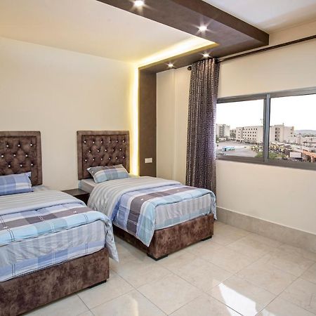 Al Riyati Hotel Apartments Акаба Екстер'єр фото