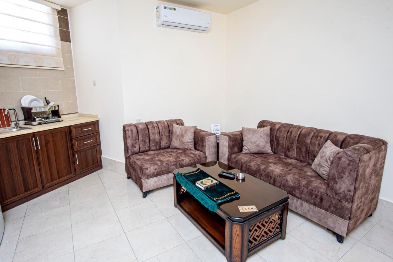 Al Riyati Hotel Apartments Акаба Екстер'єр фото
