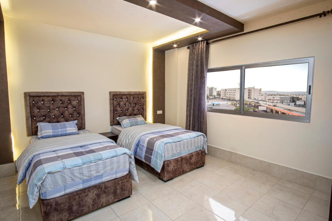 Al Riyati Hotel Apartments Акаба Екстер'єр фото