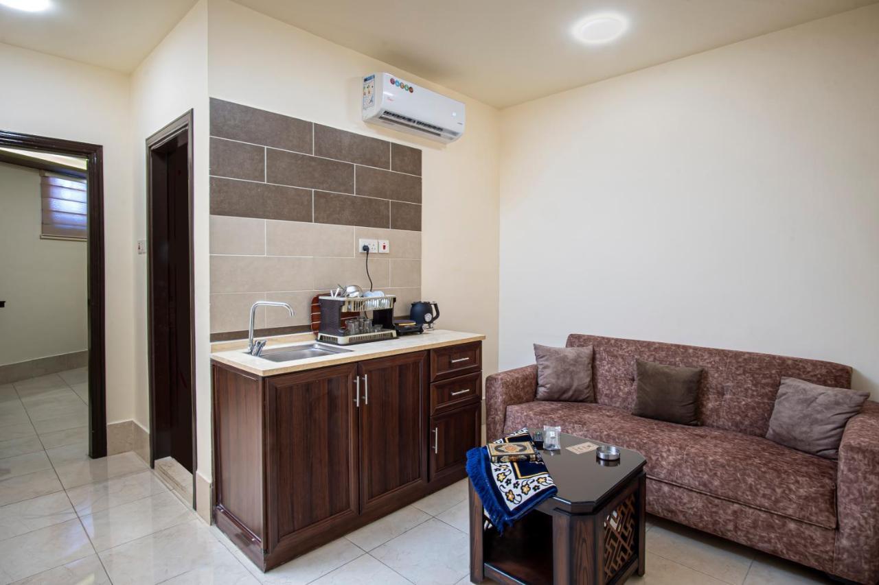 Al Riyati Hotel Apartments Акаба Екстер'єр фото