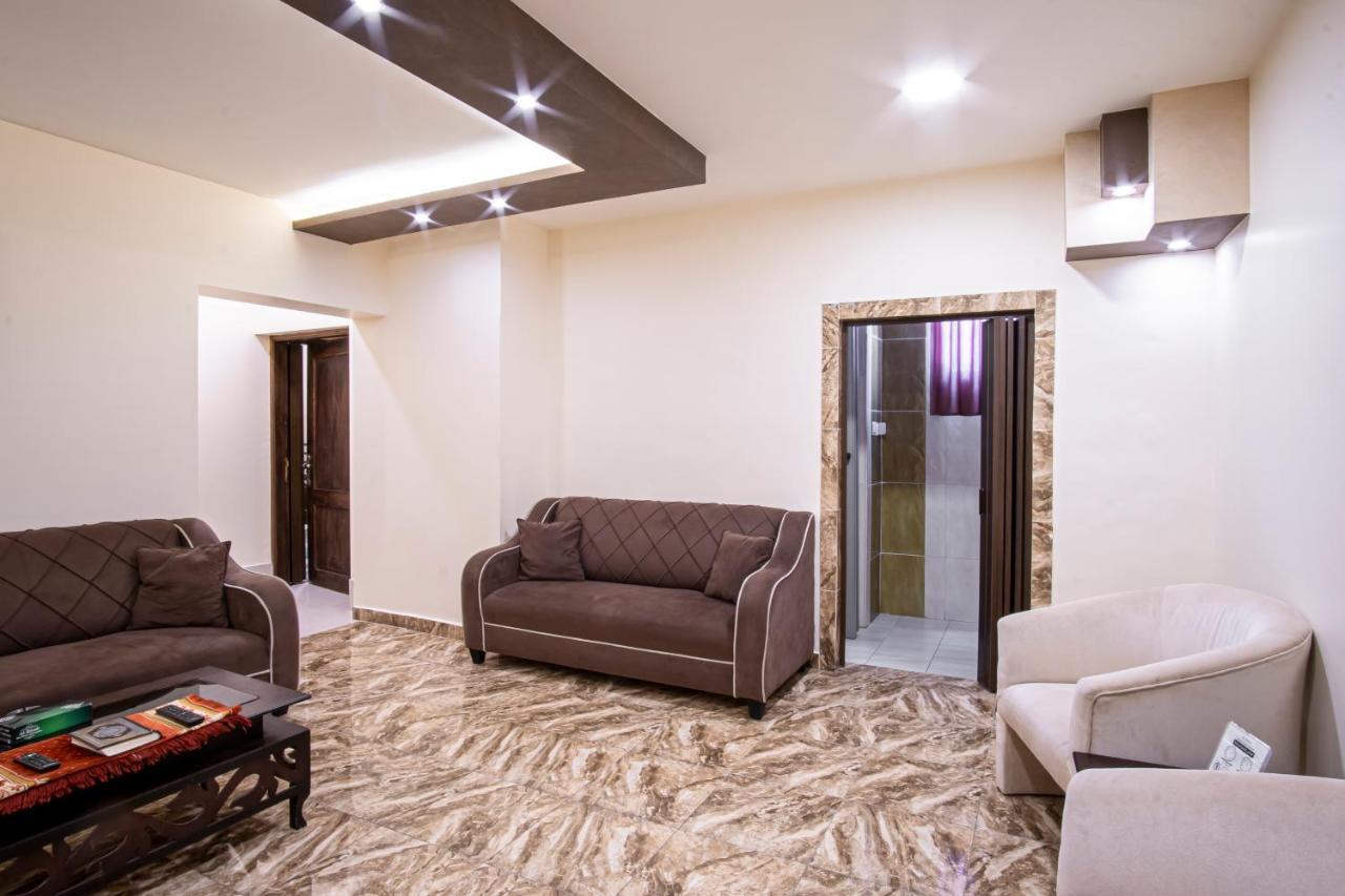 Al Riyati Hotel Apartments Акаба Екстер'єр фото