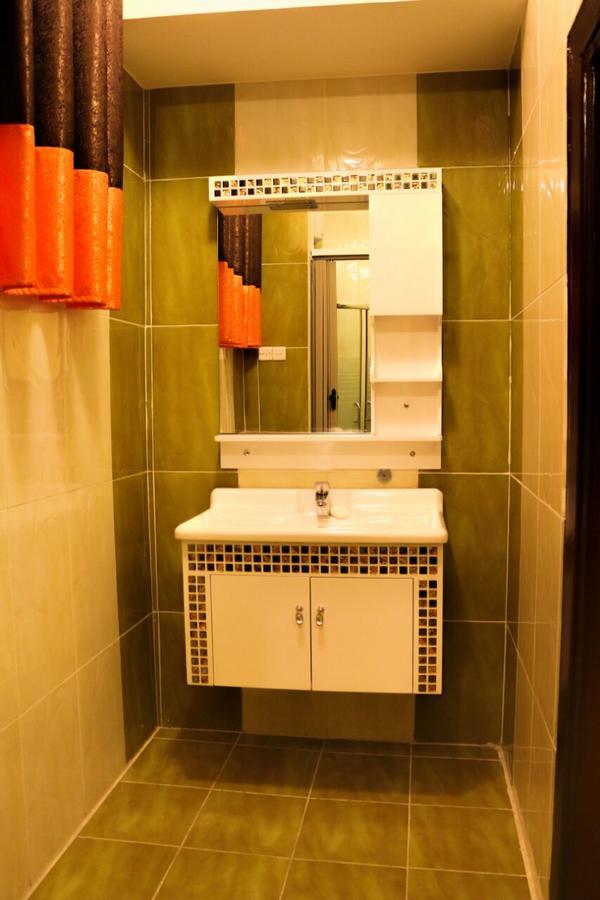 Al Riyati Hotel Apartments Акаба Екстер'єр фото