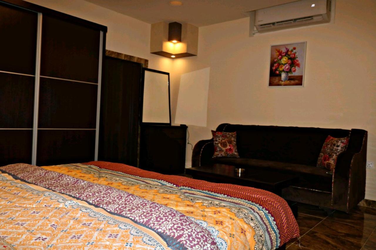 Al Riyati Hotel Apartments Акаба Екстер'єр фото