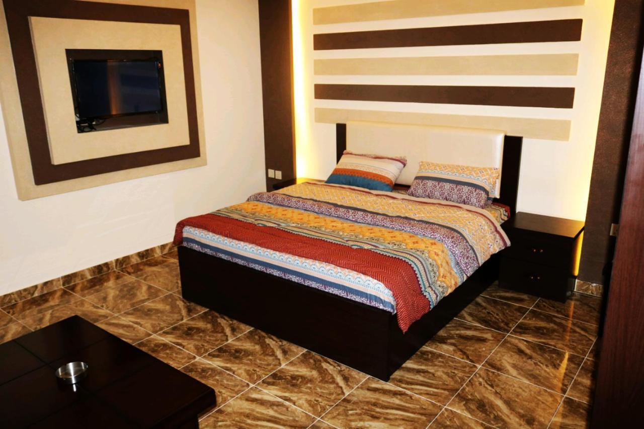 Al Riyati Hotel Apartments Акаба Екстер'єр фото
